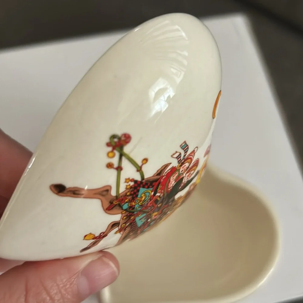 Made in Taiwan Vintage Christmas Heart Shaped Trinket Box NWT